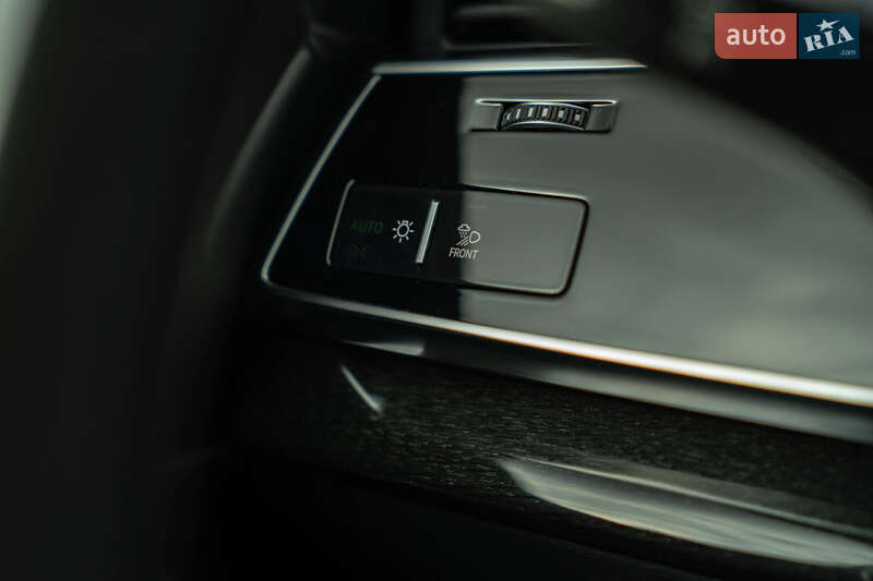 Позашляховик / Кросовер Audi Q7 2020 в Чернівцях