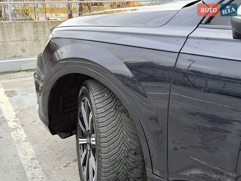 Позашляховик / Кросовер Audi Q7 2017 в Києві фото 14 Позашляховик / Кросовер Audi Q7 2017 в Києві