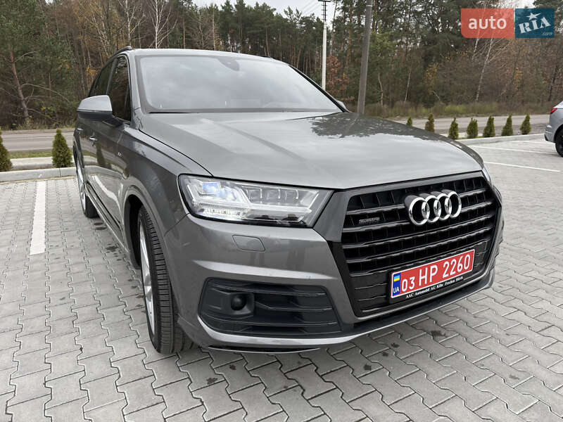 Позашляховик / Кросовер Audi Q7 2015 в Луцьку