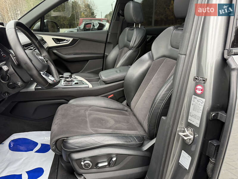 Позашляховик / Кросовер Audi Q7 2015 в Луцьку