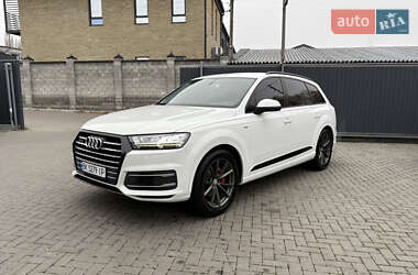 Позашляховик / Кросовер Audi Q7 2015 в Рівному