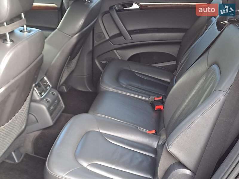 Позашляховик / Кросовер Audi Q7 2010 в Одесі