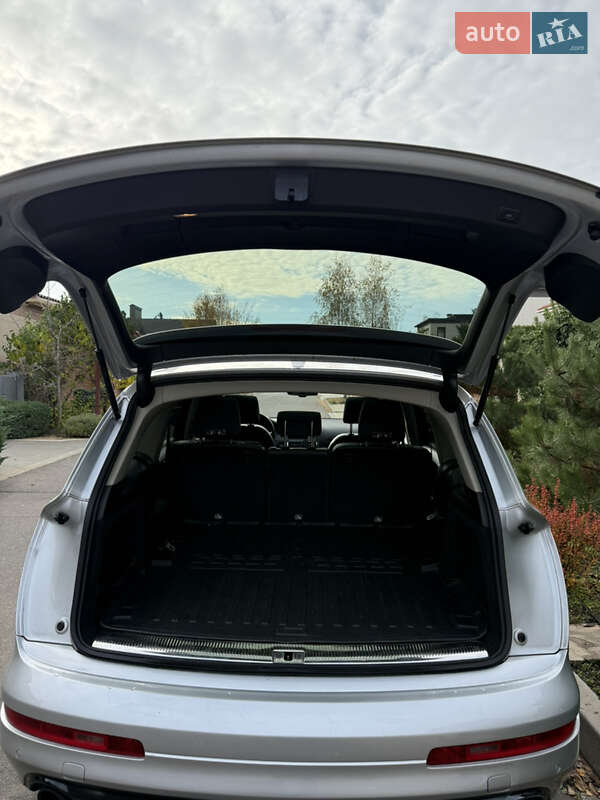 Внедорожник / Кроссовер Audi Q7 2013 в Одессе