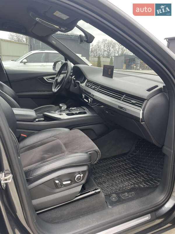 Позашляховик / Кросовер Audi Q7 2016 в Дніпрі фото 29 Позашляховик / Кросовер Audi Q7 2016 в Дніпрі