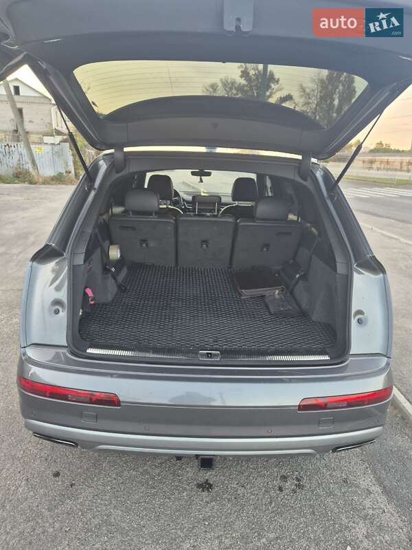 Позашляховик / Кросовер Audi Q7 2017 в Дніпрі фото 9 Позашляховик / Кросовер Audi Q7 2017 в Дніпрі