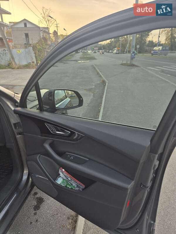 Позашляховик / Кросовер Audi Q7 2017 в Дніпрі фото 14 Позашляховик / Кросовер Audi Q7 2017 в Дніпрі