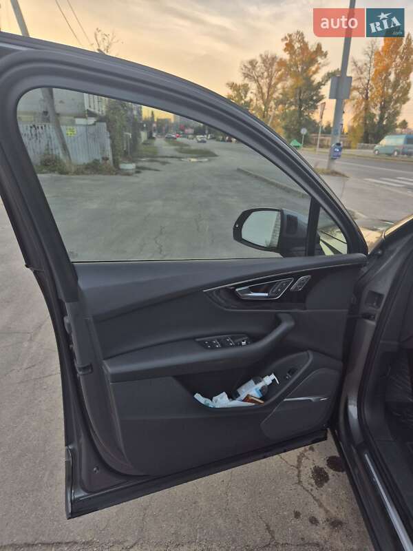 Позашляховик / Кросовер Audi Q7 2017 в Дніпрі фото 19 Позашляховик / Кросовер Audi Q7 2017 в Дніпрі