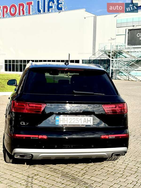 Внедорожник / Кроссовер Audi Q7 2018 в Киеве