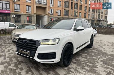 Внедорожник / Кроссовер Audi Q7 2017 в Киеве