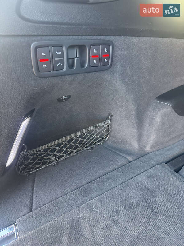 Позашляховик / Кросовер Audi Q7 2016 в Рівному