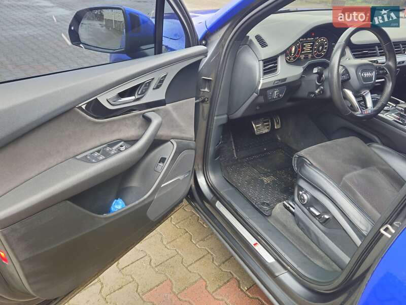 Позашляховик / Кросовер Audi Q7 2016 в Дунаївцях