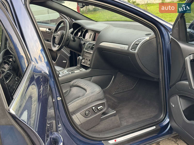 Внедорожник / Кроссовер Audi Q7 2010 в Ровно