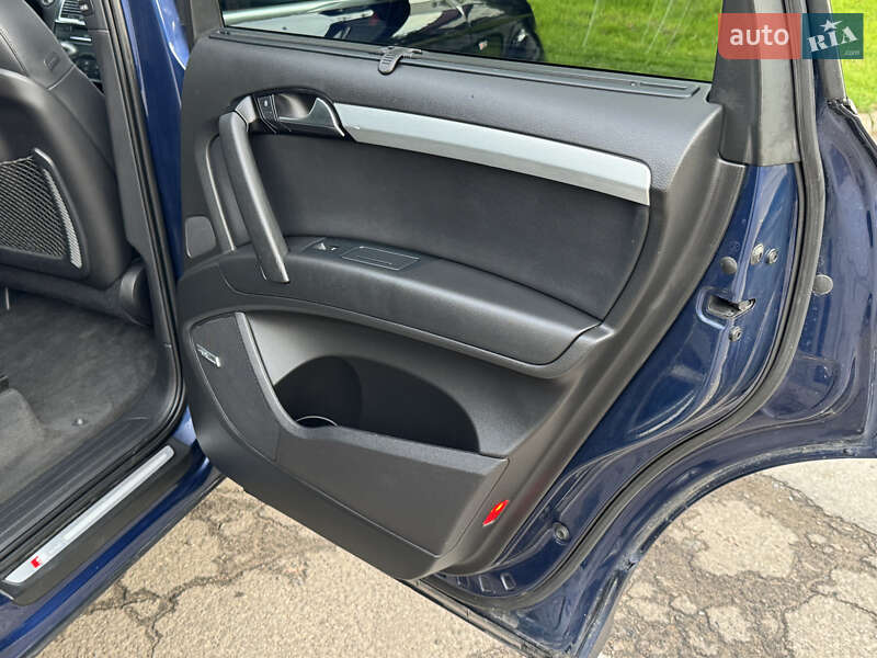 Внедорожник / Кроссовер Audi Q7 2010 в Ровно