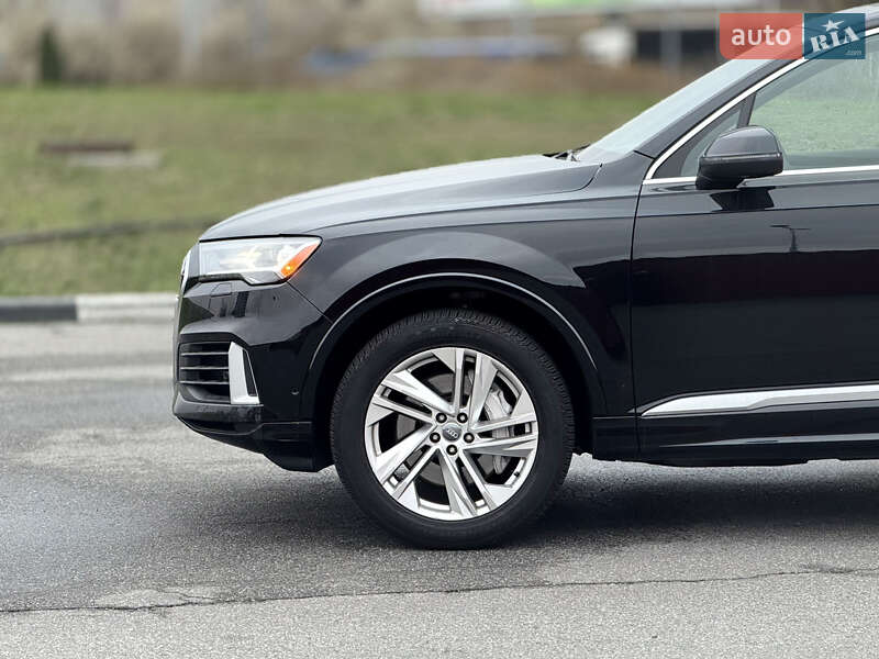 Позашляховик / Кросовер Audi Q7 2019 в Києві