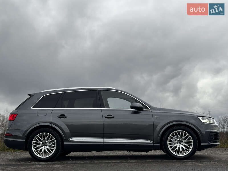 Внедорожник / Кроссовер Audi Q7 2017 в Дрогобыче