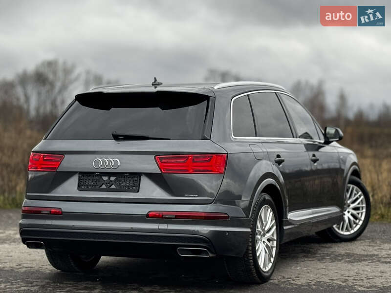 Внедорожник / Кроссовер Audi Q7 2017 в Дрогобыче