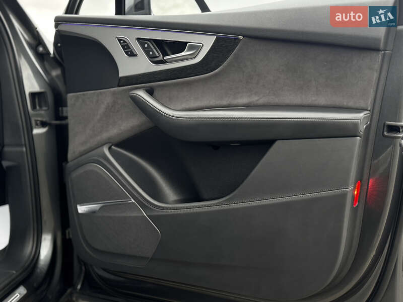 Внедорожник / Кроссовер Audi Q7 2017 в Дрогобыче