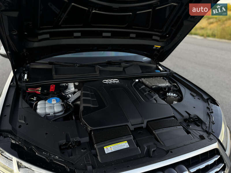 Внедорожник / Кроссовер Audi Q7 2017 в Дрогобыче