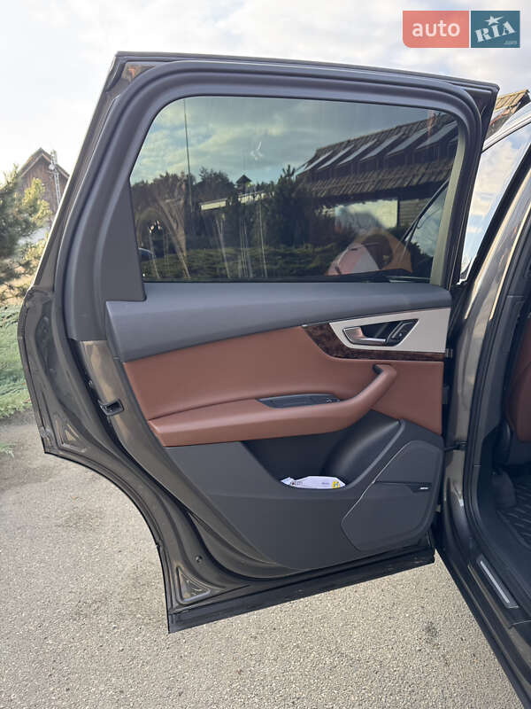 Внедорожник / Кроссовер Audi Q7 2018 в Днепре фото 16 Внедорожник / Кроссовер Audi Q7 2018 в Днепре