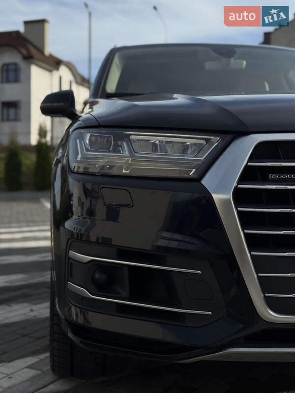 Позашляховик / Кросовер Audi Q7 2017 в Києві