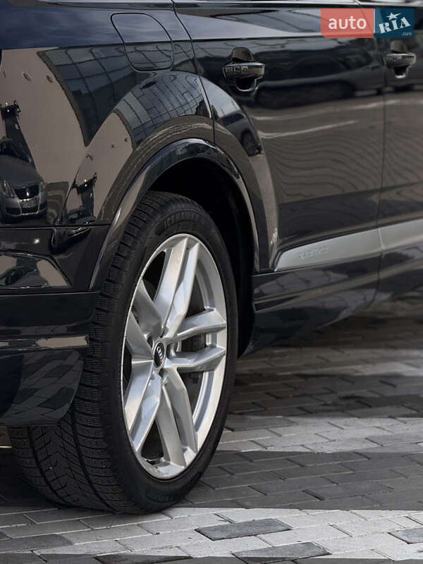 Позашляховик / Кросовер Audi Q7 2017 в Києві