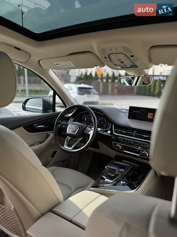 Позашляховик / Кросовер Audi Q7 2017 в Києві