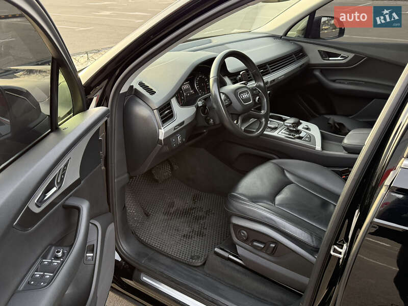 Позашляховик / Кросовер Audi Q7 2017 в Києві