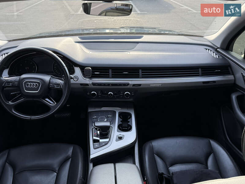 Позашляховик / Кросовер Audi Q7 2017 в Києві