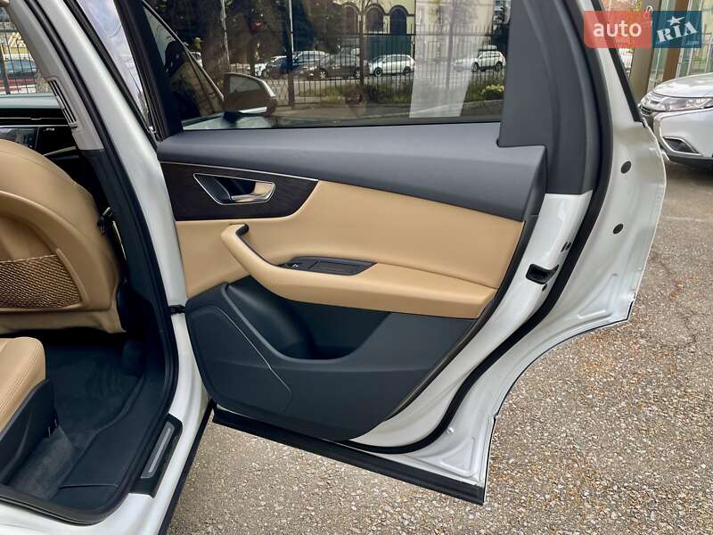 Внедорожник / Кроссовер Audi Q7 2021 в Киеве фото 22 Внедорожник / Кроссовер Audi Q7 2021 в Киеве