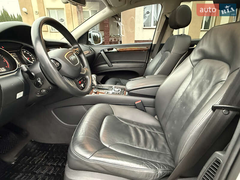 Позашляховик / Кросовер Audi Q7 2015 в Самборі