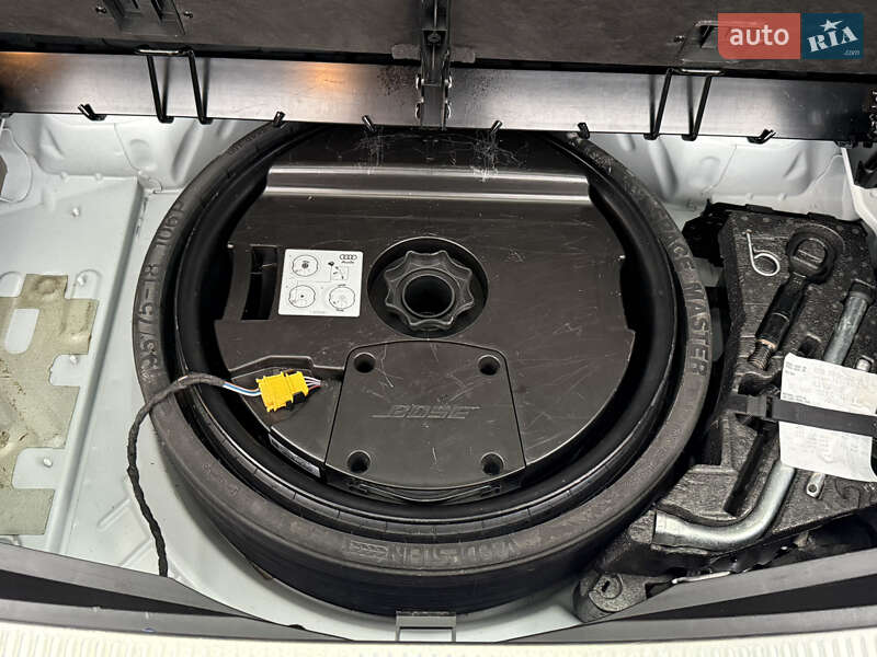 Позашляховик / Кросовер Audi Q7 2015 в Самборі