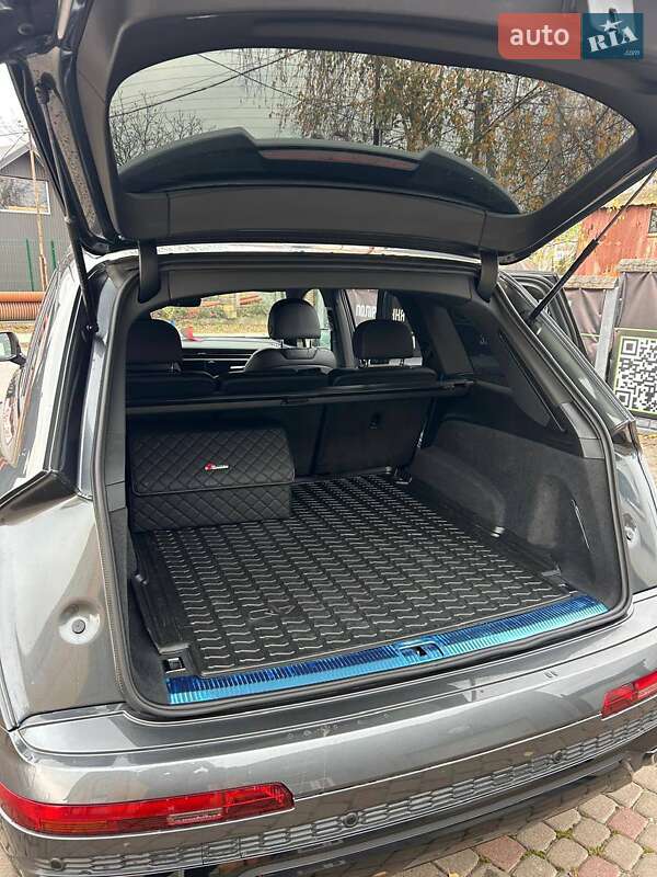Внедорожник / Кроссовер Audi Q7 2022 в Львове