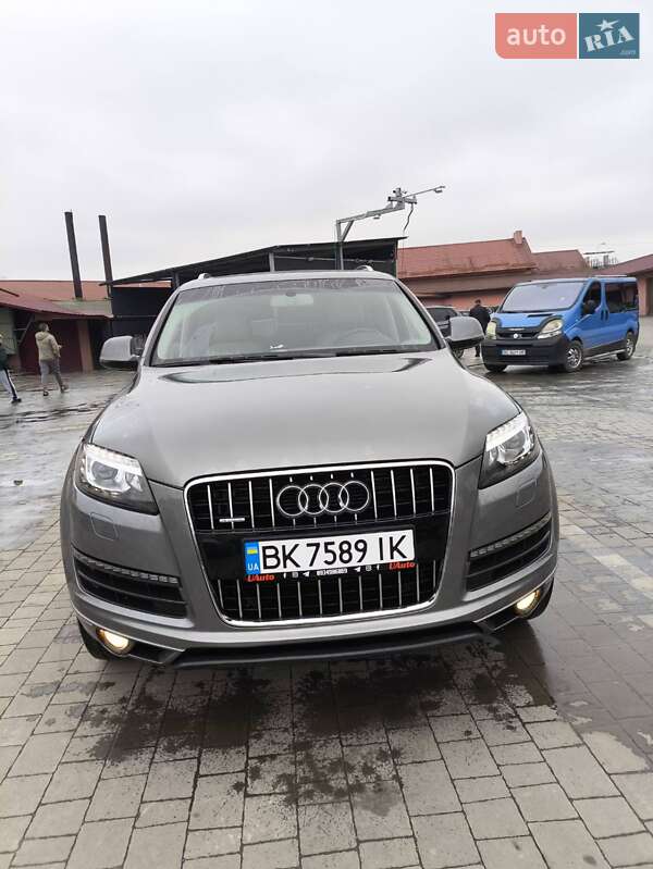 Внедорожник / Кроссовер Audi Q7 2015 в Бродах