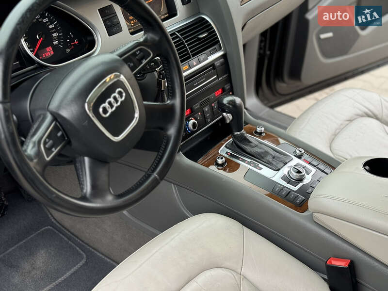Внедорожник / Кроссовер Audi Q7 2011 в Луцке