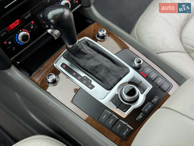 Внедорожник / Кроссовер Audi Q7 2011 в Луцке