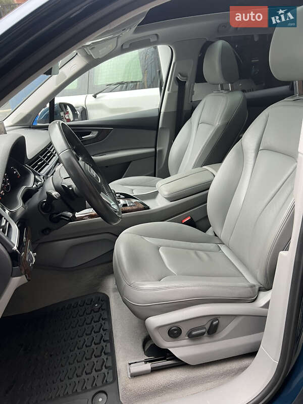 Позашляховик / Кросовер Audi Q7 2018 в Дніпрі