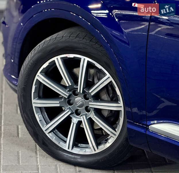 Внедорожник / Кроссовер Audi Q7 2018 в Киеве