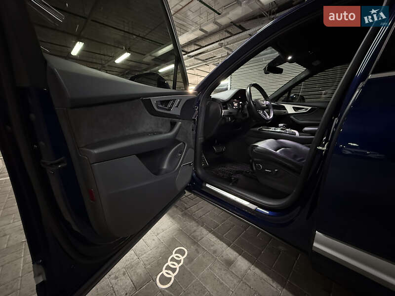 Внедорожник / Кроссовер Audi Q7 2018 в Киеве