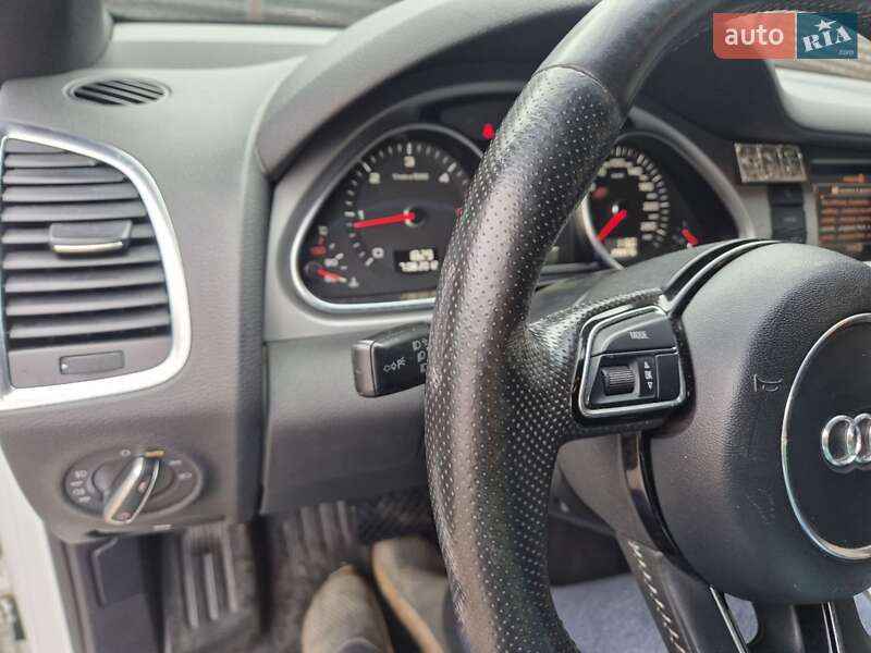 Позашляховик / Кросовер Audi Q7 2013 в Турці