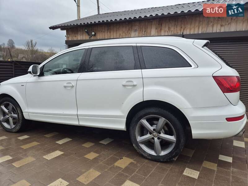 Позашляховик / Кросовер Audi Q7 2013 в Турці