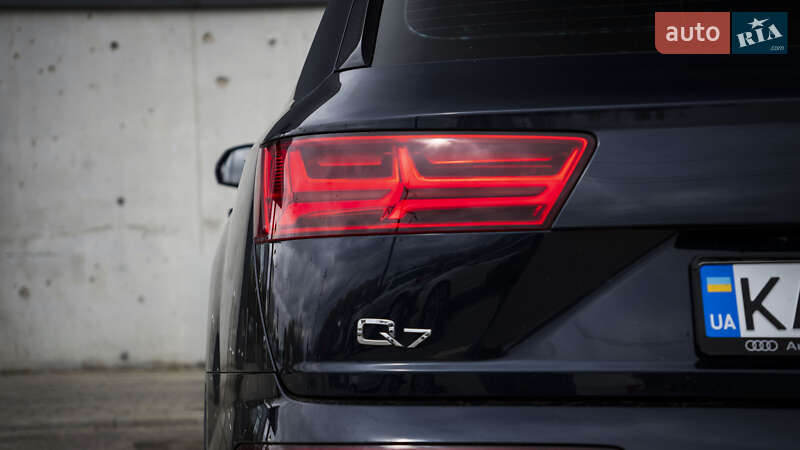 Внедорожник / Кроссовер Audi Q7 2017 в Киеве