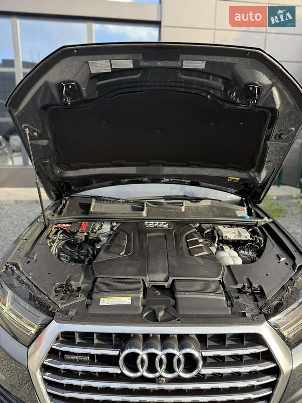 Позашляховик / Кросовер Audi Q7 2017 в Шепетівці