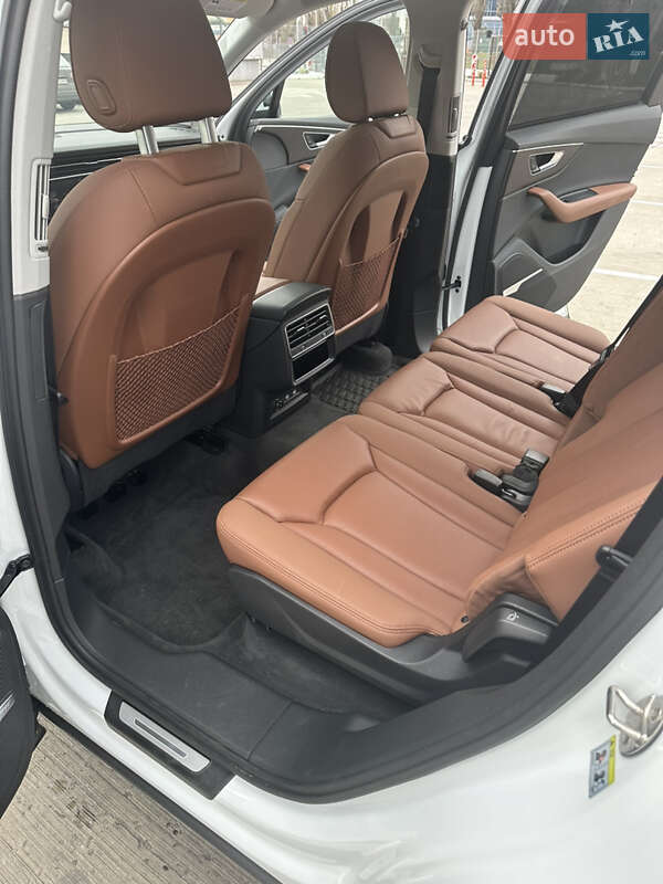 Позашляховик / Кросовер Audi Q7 2020 в Києві