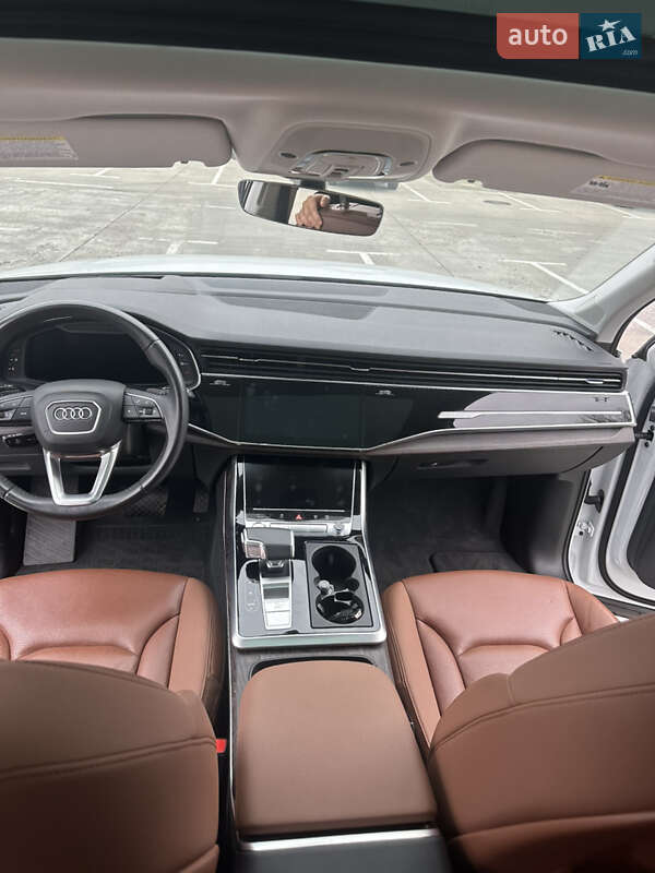 Позашляховик / Кросовер Audi Q7 2020 в Києві
