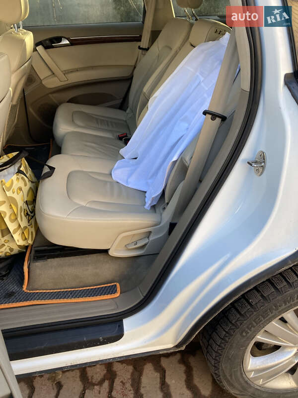 Внедорожник / Кроссовер Audi Q7 2010 в Умани