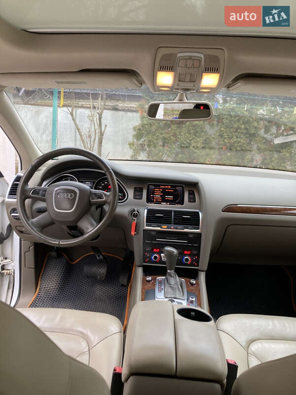 Внедорожник / Кроссовер Audi Q7 2010 в Умани