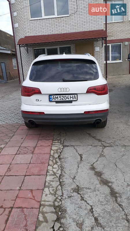Внедорожник / Кроссовер Audi Q7 2010 в Умани