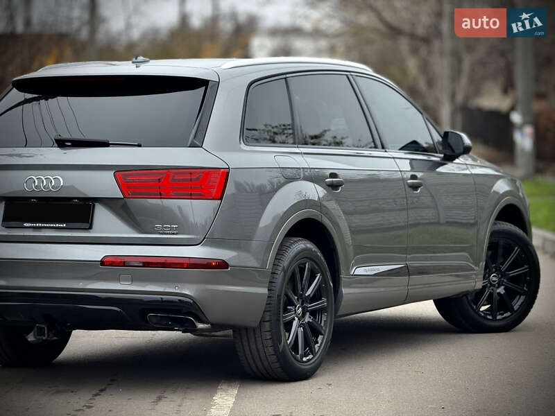 Позашляховик / Кросовер Audi Q7 2017 в Запоріжжі