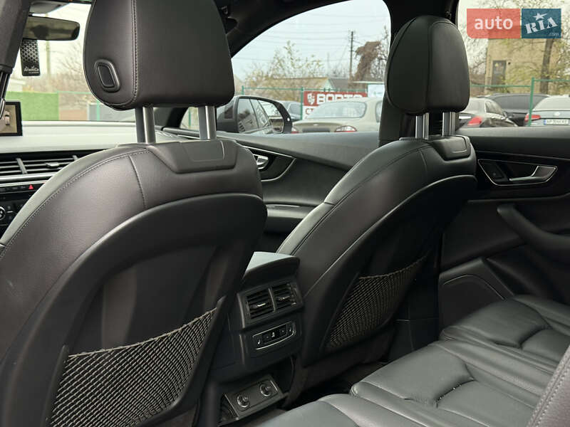 Позашляховик / Кросовер Audi Q7 2017 в Запоріжжі