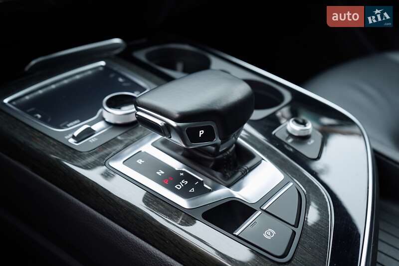 Внедорожник / Кроссовер Audi Q7 2017 в Одессе